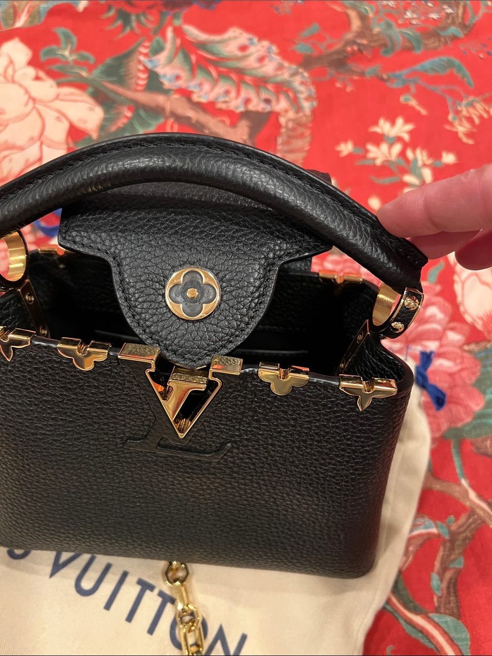 Louis Vuitton Black Capucines Mini Top-Handle Bag with Gold Hardware - Picture 3 of 15